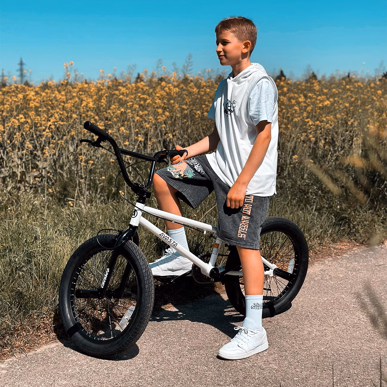 Cubsala Crossea 20 in Kids Freestyle BMX Bike for Age 7-13 Years Old Boys Girls with 4 Pegs,Black with Blue Tires - Image 5