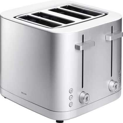 Kitchen appliance: stainless steel, silver, extra-wide 1.5 slots for bagels, 7 toast settings, even toasting, reheat, cancel, defrost