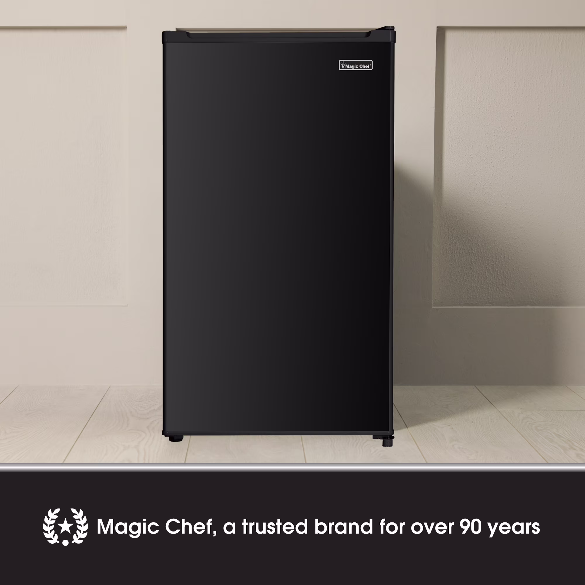 Magic Chef 3.2 cu. ft. Refrigerator in Black - Image 3