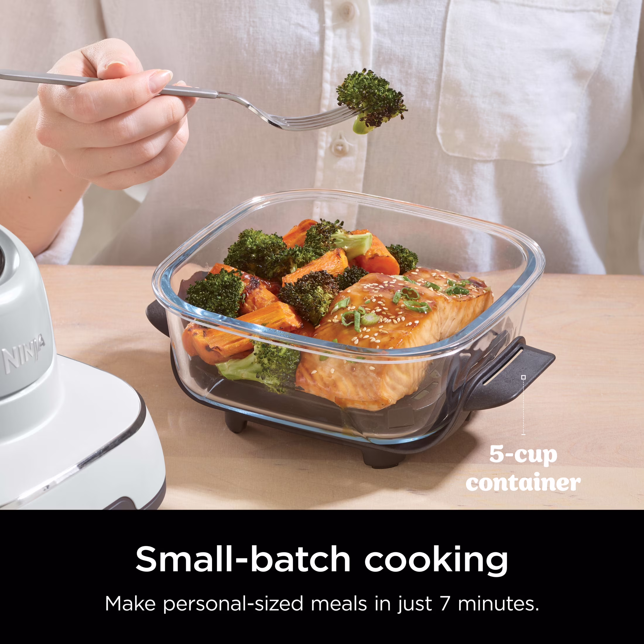 Ninja Crispi Glass Air Fryer 4-Qt, 3-in-1, Air Fry Recrisp, Portable, Dishwasher Safe, FN100WH White - Image 3